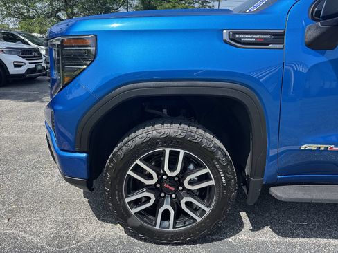 Used 2024 GMC Sierra 1500 AT4 w/ Technology Package AWD/4WD image 33