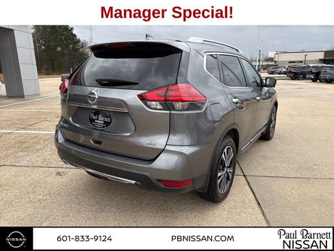 Used 2017 Nissan Rogue SL FWD image 8
