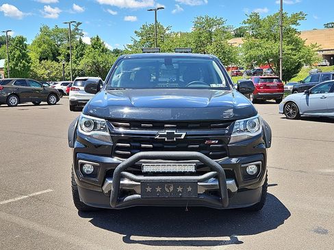 Used 2022 Chevrolet Colorado Z71 w/ Z71 Midnight Edition AWD/4WD image 2