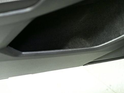 Used 2024 Volkswagen Tiguan SE image 48