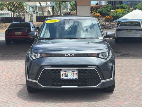 Used 2025 Kia Soul LX FWD image 2