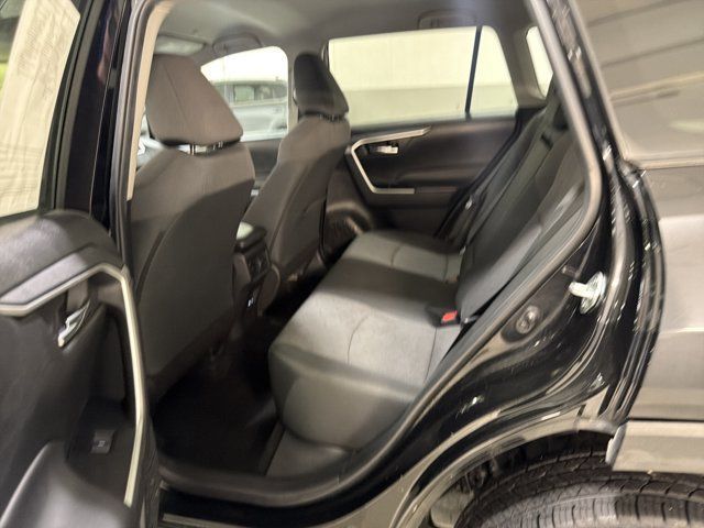 Used 2024 Toyota RAV4 XLE FWD image 21