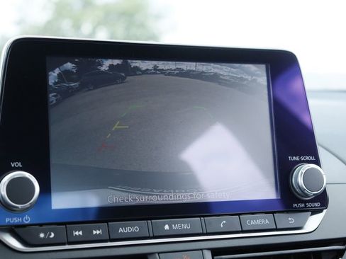 Used 2025 Nissan Altima 2.5 S FWD image 16