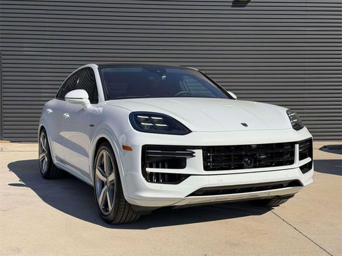 New 2026 Porsche Cayenne Turbo image 9