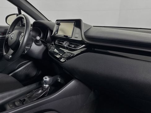 Used 2018 Toyota C-HR XLE image 29