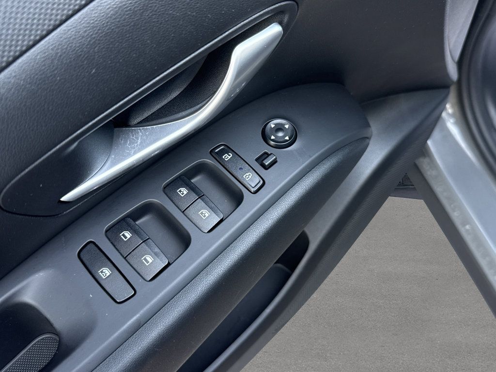 Certified 2024 Hyundai Santa Cruz SEL FWD image 17