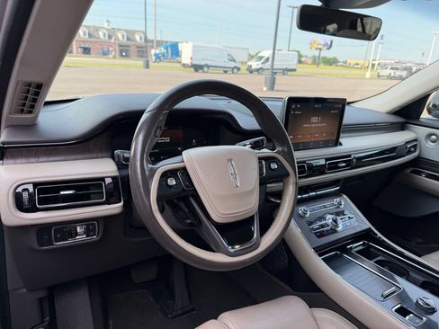Used 2020 Lincoln Aviator Reserve w/ Equipment Group 202A AWD/4WD image 16