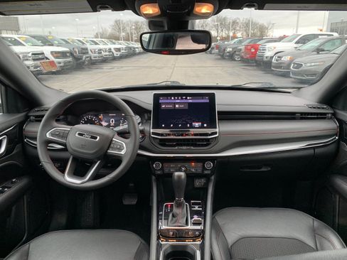 Used 2024 Jeep Compass Trailhawk image 15