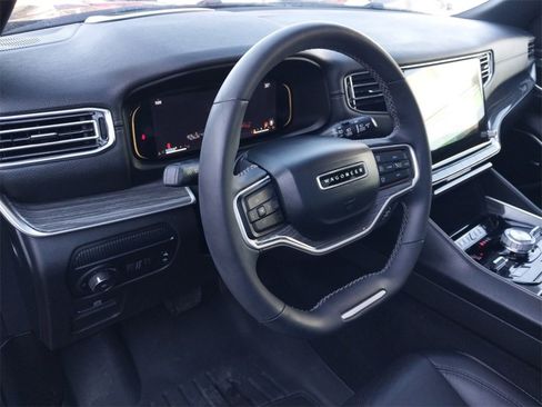 Used 2022 Jeep Wagoneer Series III w/ Premium Group I image 19