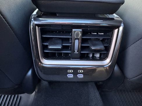 Used 2025 Toyota Crown Signia Limited image 37