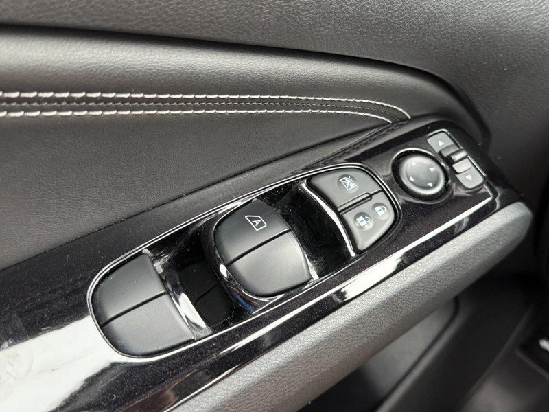 Used 2023 Nissan Altima 2.5 SV w/ SV Premium Package FWD image 23