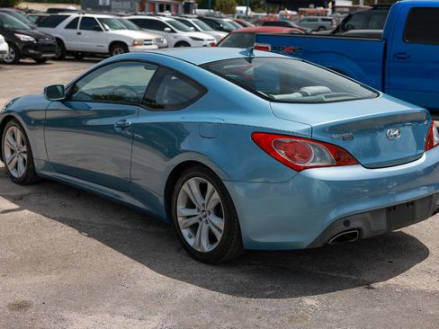 Used 2010 Hyundai Genesis 2.0T RWD image 5