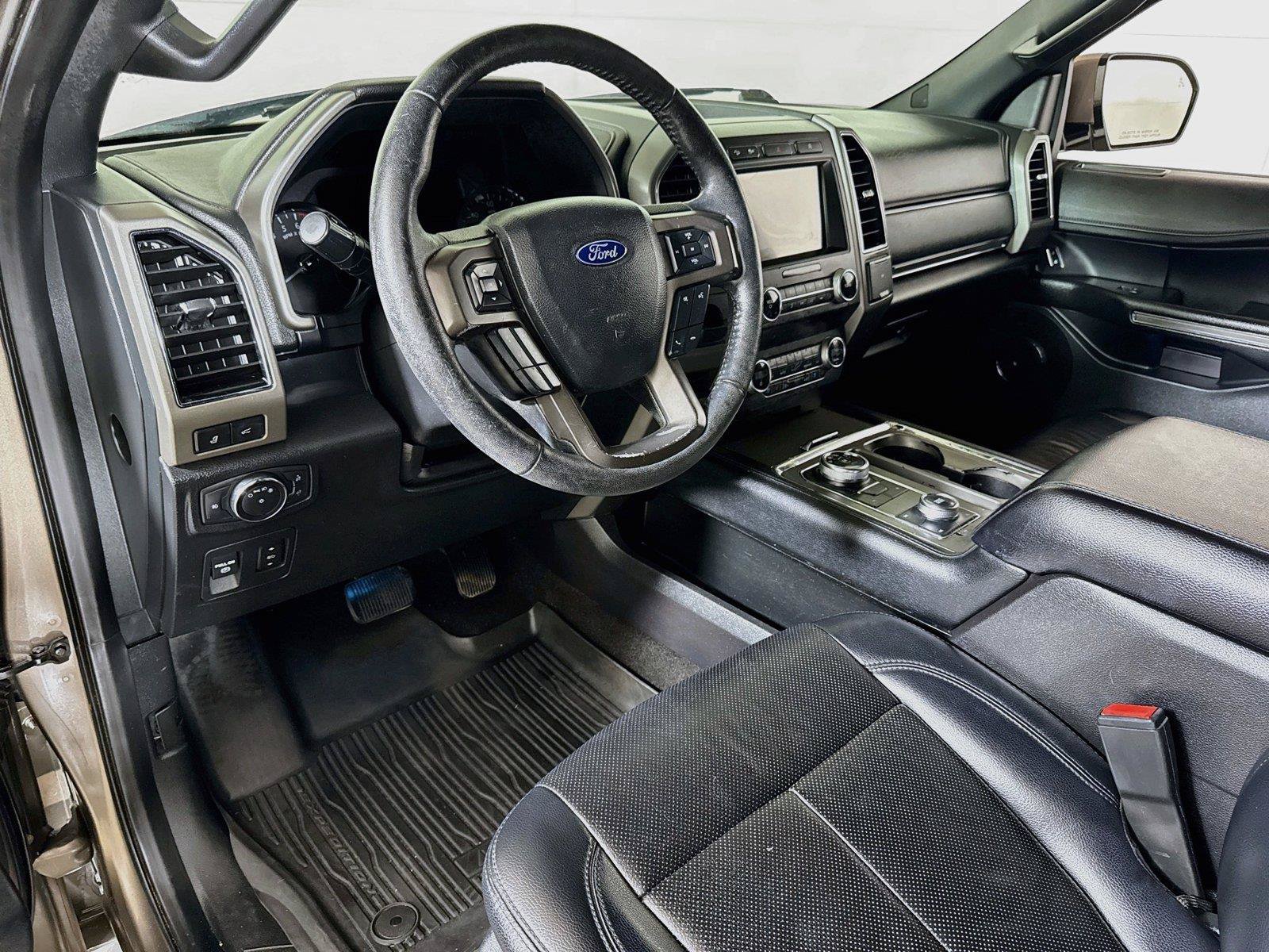 Used 2019 Ford Expedition Max XLT w/ Equipment Group 202A AWD/4WD image 7