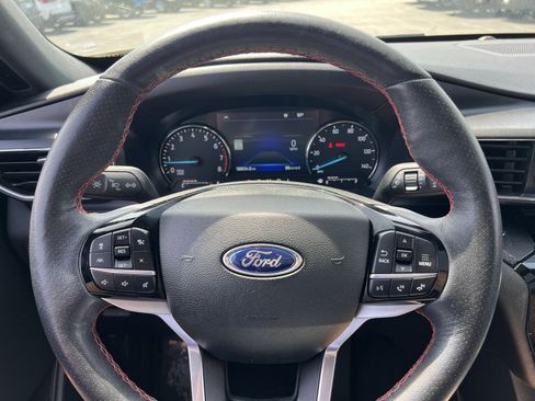 Used 2023 Ford Explorer ST-Line w/ Class IV Trailer Tow Package AWD/4WD image 16