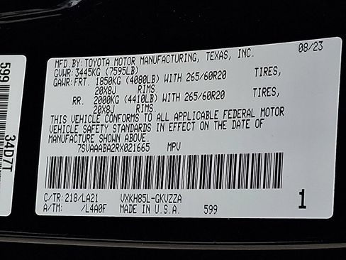 Used 2024 Toyota Sequoia Platinum AWD/4WD image 29