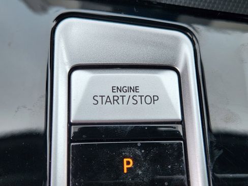 Used 2025 Volkswagen Atlas Cross Sport SEL R-Line image 24