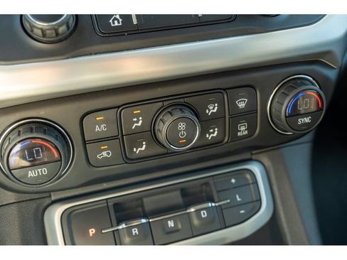 Used 2021 GMC Acadia SLE FWD image 29