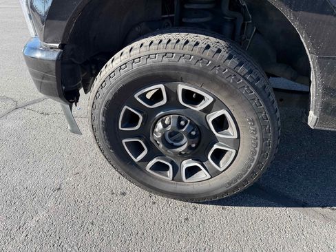 Used 2022 Ford F350 Platinum image 14