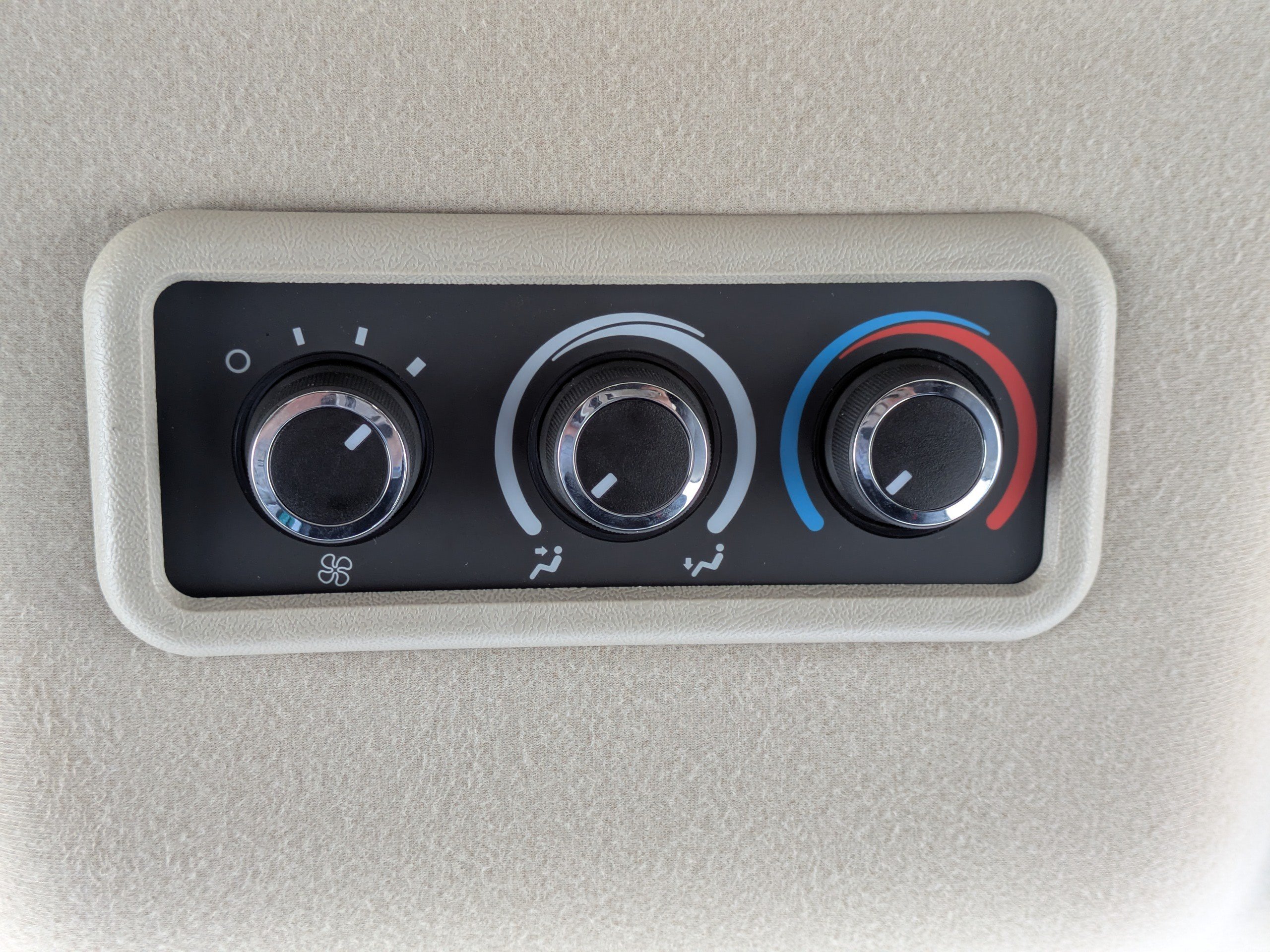Used 2024 Chevrolet Express 3500 LT w/ LT Preferred Equipment Group RWD image 24