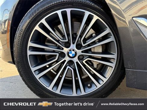 Used 2019 BMW 530i xDrive w/ Convenience Package image 10