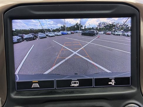 Used 2021 Chevrolet Silverado 1500 High Country image 22