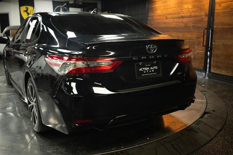Used 2020 Toyota Camry SE w/ Carpet Mat Package FWD image 6