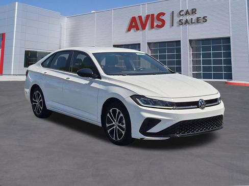 Used 2025 Volkswagen Jetta Sport FWD image 3
