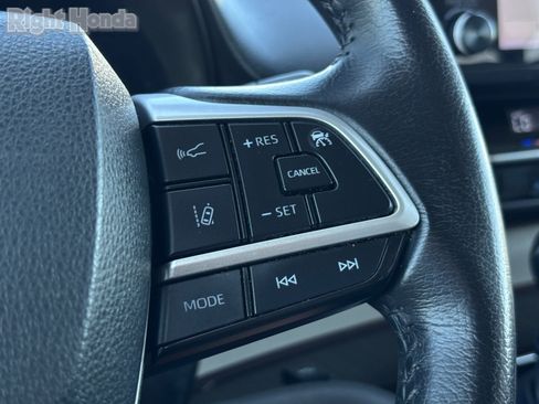 Used 2024 Toyota Sienna XLE image 22