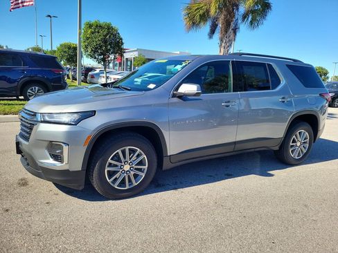 Used 2023 Chevrolet Traverse LT image 9