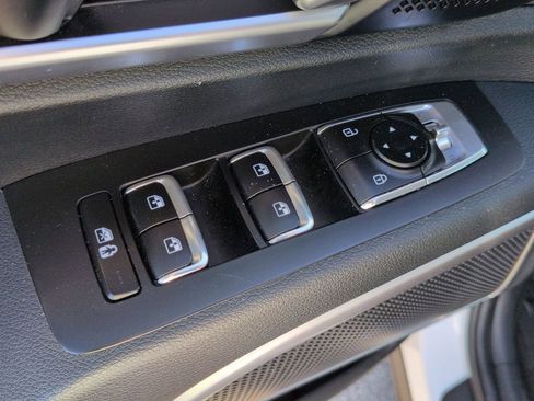 Used 2025 Kia Telluride S FWD image 13