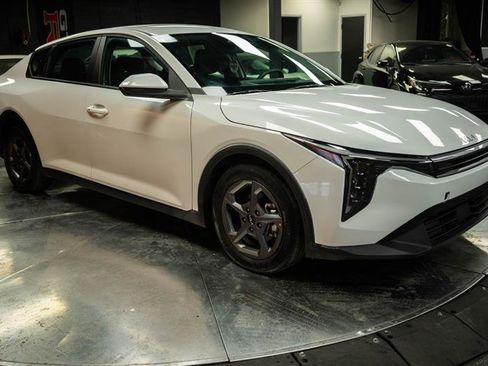 Used 2025 Kia K4 LXS image 5