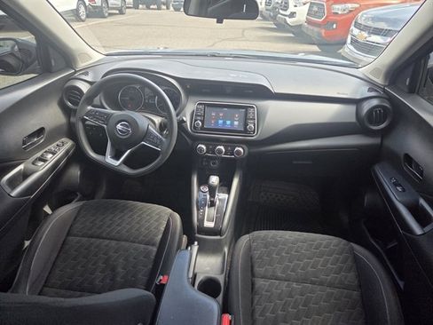 Used 2021 Nissan Kicks S FWD image 5