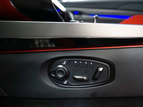 Used 2025 Aston Martin Vanquish image 20