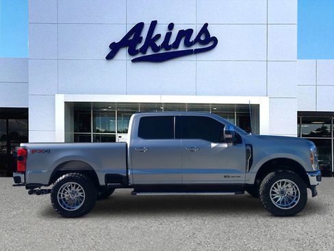 Used 2023 Ford F250 Lariat w/ Chrome Package image 1