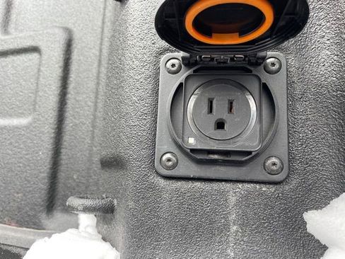 Certified 2021 Chevrolet Silverado 2500 Custom w/ Custom Value Package image 10