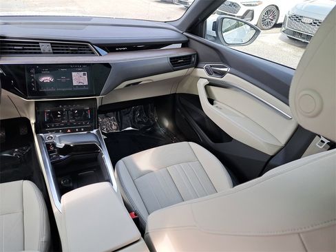 Certified 2024 Audi Q8 e-tron Premium Plus w/ Premium Plus Package image 24