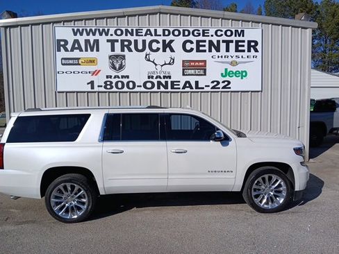 Used 2019 Chevrolet Suburban Premier w/ Premier Plus Edition image 2