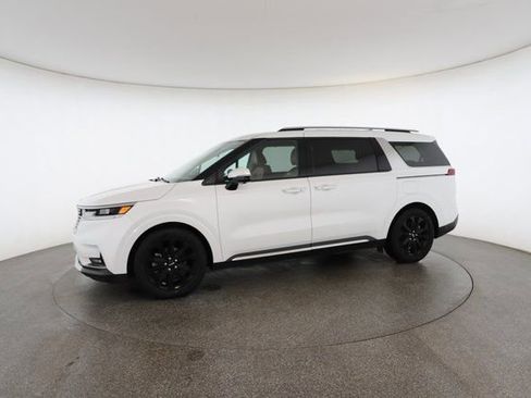 Used 2024 Kia Carnival SX image 4