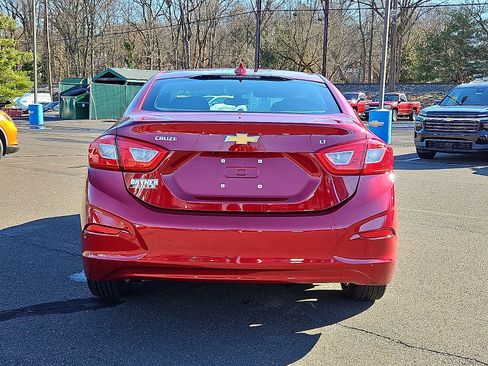 Used 2018 Chevrolet Cruze LT w/ Convenience Package image 5