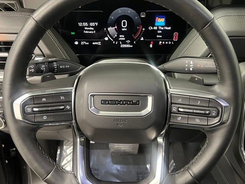 Used 2025 GMC Yukon XL Denali image 27