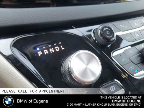 Used 2023 Chrysler Pacifica Touring-L FWD image 31