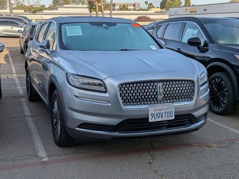 Used 2023 Lincoln Nautilus Reserve FWD image 2
