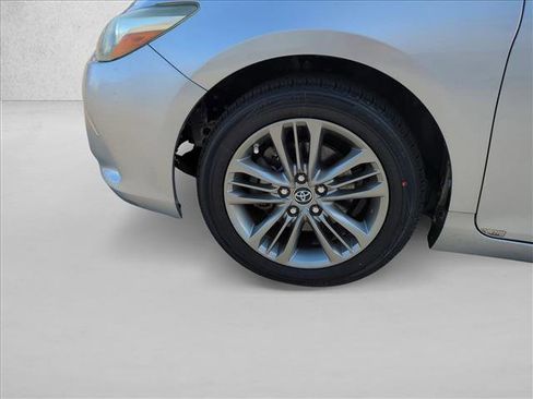Used 2016 Toyota Camry SE FWD image 19
