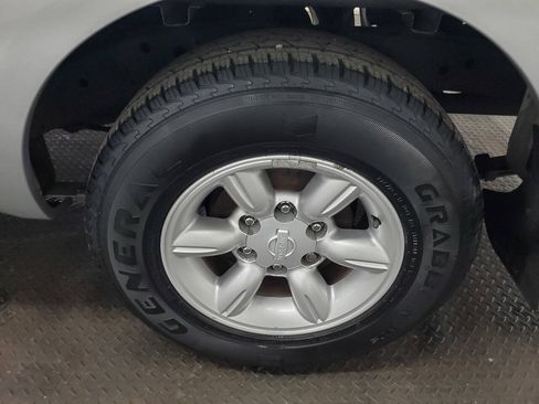 Used 2004 Nissan Frontier XE w/ (VTP) Value Truck Pkg RWD image 19