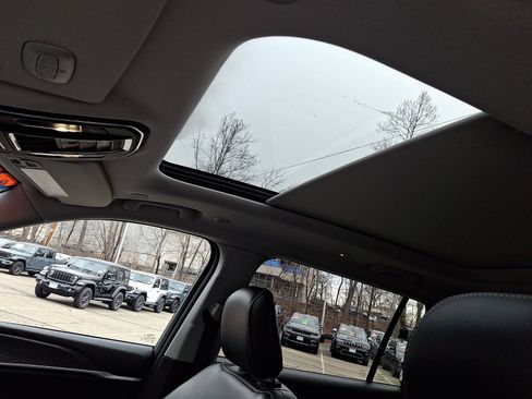 Certified 2023 Jeep Grand Cherokee L Limited image 15