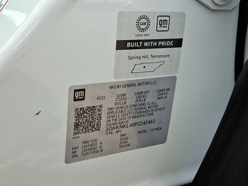 Used 2023 GMC Acadia SLE w/ Driver Convenience Package FWD image 29