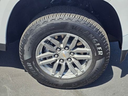 New 2025 Chevrolet Colorado LT w/ LT Convenience Package RWD image 7