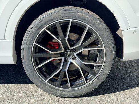 Used 2021 Audi Q8 Premium Plus w/ Premium Plus Package image 27