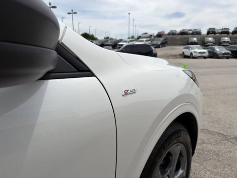 Used 2024 Ford Escape ST-Line w/ Tech Pack #1 FWD image 9