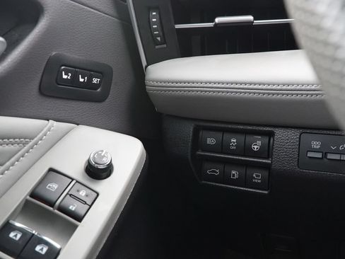 Used 2022 Toyota Avalon Limited w/ Advanced Safety Package FWD image 24